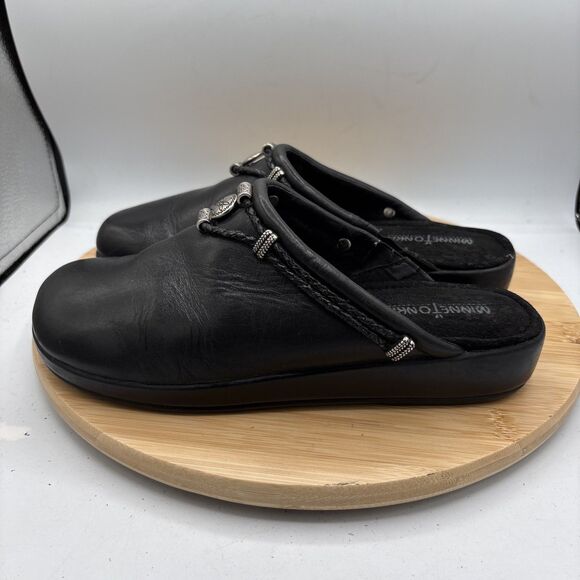 Minnetonka Black Leather Mule Slides Braided Strap Silver Charm Slip on Size 10 - Picture 4 of 10